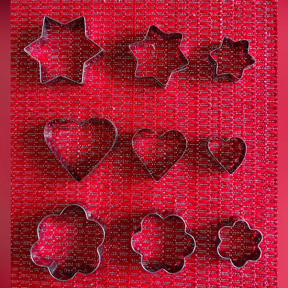 9 piece cookie cutter set